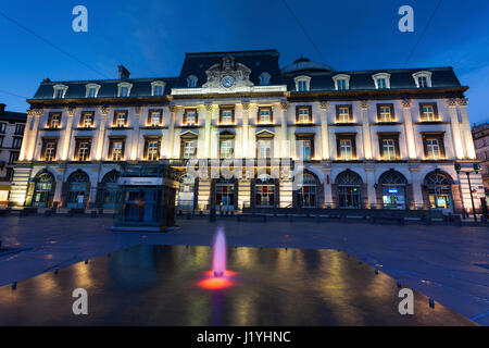 Place de Jaude à Clermont-Ferrand, Puy de Dome, Auvergne, France, Europe Banque D'Images