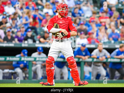 20 avr 2017 : Texas Rangers catcher Jonathan Lucroy # 25 lors d'un match entre la MLB Royals de Kansas City et les Rangers du Texas à Globe Life Park à Arlington, TX Texas défait Kansas City en 13 manches par 1-0 Albert Pena/CSM Banque D'Images