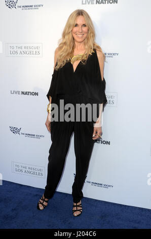 Hollywood, CA. 22 avr, 2017. Alana Stewart à la Humane Society of the United States' à la rescousse de Gala à Los Angeles, les studios Paramount le 22 avril 2017 à Hollywood, Californie. Crédit : David Edwards/media/Alamy Punch Live News Banque D'Images