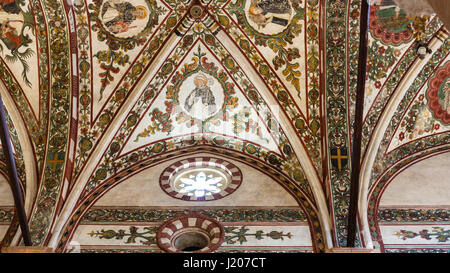 Vérone, ITALIE - 27 mars 2017 : plafond décoré de chiesa di Sant'Anastasia à Vérone ville. Sant Anastasia est une église de l'Ordre dominicain en Ver Banque D'Images