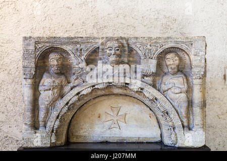 Vérone, ITALIE - 29 mars 2017 : dans la décoration murale du Musée de Castelvecchio à Vérone ville. Construction de la Caste a été réalisé entre 1354 Banque D'Images