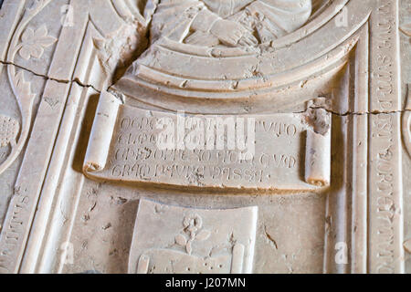 Vérone, ITALIE - 29 mars 2017 : cité médiévale reilef sur mur dans château castelvecchio musée dans la ville de Vérone. Construction de la Caste a été réalisée entre Banque D'Images