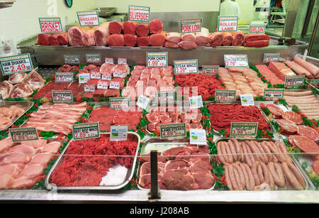 A&J quality meats boucherie, décrochage du marché Grainger, Newcastle upon Tyne, England, UK Banque D'Images