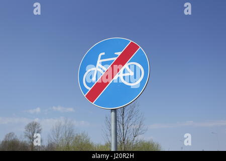 Fin de piste cyclable signe de la circulation. Banque D'Images