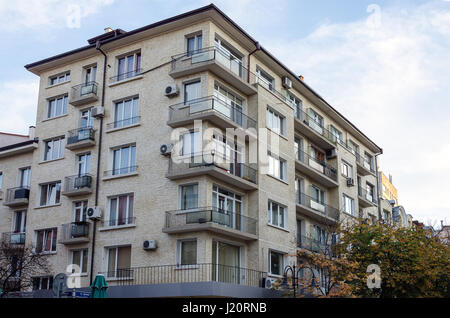 Buildins traditionnel sur le boulevard Vitosha, Vitoshka - la principale rue commerciale dans le centre de Sofia, Bulgarie Banque D'Images