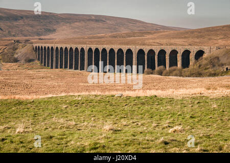 Ribblehead Viaduc dans Rbblesdale,North Yorkshire, Angleterre Banque D'Images