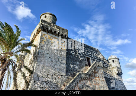 Le fort espagnol, Torreon de Cojimar, dans Cohimar, Cuba. Cojimar est un petit village de pêcheurs à l'est de La Havane. Il a été une inspiration pour Ernest Hemingway' Banque D'Images