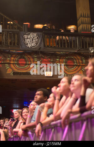 Les véhicules lourds et légers 2017 - d'écrire l'amour sur les bras à la House of Blues Orlando Banque D'Images