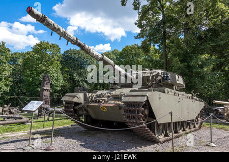 Centurion Mk 5, le meilleur char de combat principal britannique, l'un de l'affiche au Musée de l'armée polonaise - Varsovie, Pologne Banque D'Images