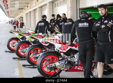 Austin, Texas, États-Unis. Apr 23, 2017. Aprilia Racing Team Bikes, préparation pour la course de Moto GP : Crédit Hoss Mcbain/ZUMA/Alamy Fil Live News Banque D'Images