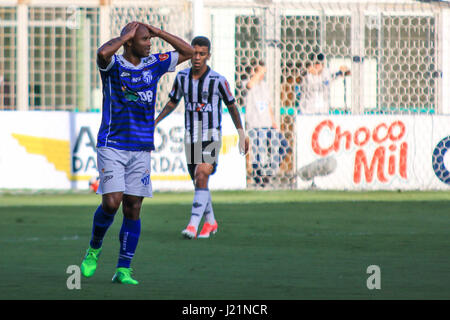 Belo Horizonte, Brésil. Apr 23, 2017. MG x URT, match valide pour le championnat de l'État 2017, tenue à l'indépendance Arena, Belo Horizonte, MG. Credit : Dudu Macedo/FotoArena/Alamy Live News Banque D'Images