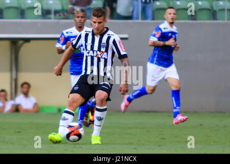 Belo Horizonte, Brésil. Apr 23, 2017. MG x URT, match valide pour le championnat de l'État 2017, tenue à l'indépendance Arena, Belo Horizonte, MG. Credit : Dudu Macedo/FotoArena/Alamy Live News Banque D'Images