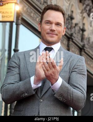 Los Angeles, CA, USA. 21 avr, 2017. à la cérémonie d'intronisation pour l'étoile sur le Hollywood Walk of Fame pour Chris Pratt, Hollywood Boulevard, Los Angeles, CA, 21 avril 2017. Credit : Priscilla Grant/Everett Collection/Alamy Live News Banque D'Images