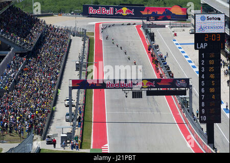 Austin, Texas, États-Unis. Apr 23, 2017. 23 avril 2017 : Début de la Red Bull MotoGP Grand Prix des Amériques. Austin, Texas. Mario Cantu/CSM Crédit : Cal Sport Media/Alamy Live News Banque D'Images