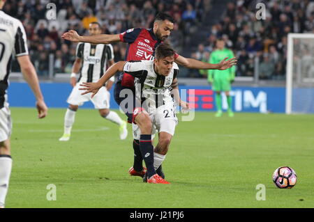 Turin, Italie. Apr 23, 2017. Paulo Dybala (Juventus) au cours de la série d'un match de football entre la Juventus FC et FC Juventus Stadium à Gênes le 23 avril 2017 à Turin, Italie. Credit : Massimiliano Ferraro/Alamy Live News Banque D'Images