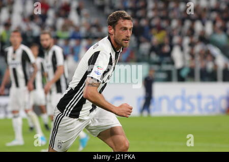 Turin, Italie. Apr 23, 2017. Claudio Marchisio (Juventus) au cours de la série d'un match de football entre la Juventus FC et FC Juventus Stadium à Gênes le 23 avril 2017 à Turin, Italie. Credit : Massimiliano Ferraro/Alamy Live News Banque D'Images