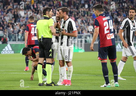 Turin, Italie. Apr 23, 2017. Claudio Marchisio (Juventus) au cours de la série d'un match de football entre la Juventus FC et FC Juventus Stadium à Gênes le 23 avril 2017 à Turin, Italie. Credit : Massimiliano Ferraro/Alamy Live News Banque D'Images