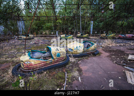 Encadrée Imprimer-autos tamponneuses à la centrale de Tchernobyl foraines Gothique photo