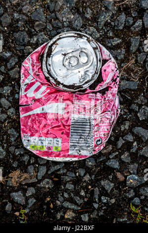 canette-de-coca-cola-cras-e-photo-stock-alamy