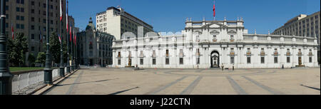 Le Palais de la Moneda à Santiago, capitale du Chili. La Moneda héberge les bureaux officiels de la présidente du Chili. Banque D'Images