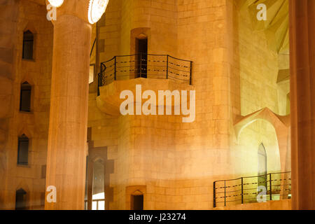 Barcelone, Espagne - 04 janvier 2017 : l'intérieur de l'église de La Sagrada Familia à Barcelone Banque D'Images