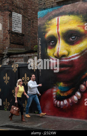 Dale Grimshaw artiste graffiti peintre art mural Brick Lane Whitechapel East End Londres années 2017 2010 Royaume-Uni HOMER SYKES Banque D'Images