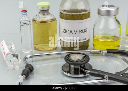 Des tests pour la recherche de Zika test sur fond blanc Banque D'Images