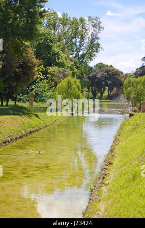 Stream In Villa Doria Pamphili, parc public, Rome Italie. Banque D'Images