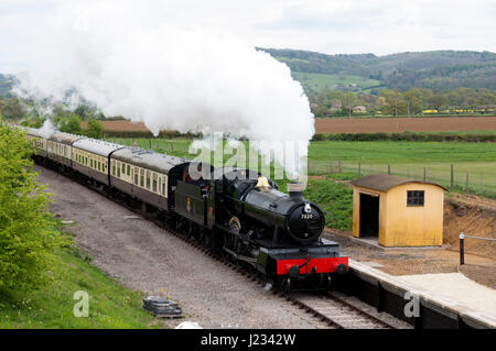 Le train à vapeur sur la Loire et le Warwickshire Railway près de Toddington, Gloucestershire, Royaume-Uni Banque D'Images