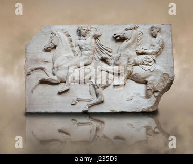 En Releif de sculptures de la frise autour du Parthénon Block II. Du Parthénon de l'acropole d'Athènes. Une exposition du Musée britannique connue sous le nom de Banque D'Images