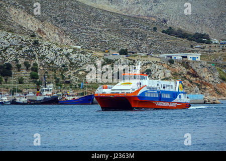 Dodécanèse Express ferry à grande vitesse en arrivant, Kalymnos Pothia Banque D'Images