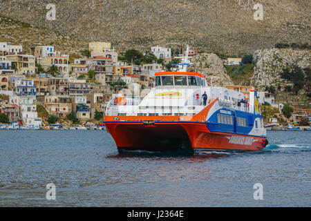 Dodécanèse Express ferry à grande vitesse en arrivant, Kalymnos Pothia Banque D'Images