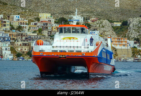 Dodécanèse Express ferry à grande vitesse en arrivant, Kalymnos Pothia Banque D'Images