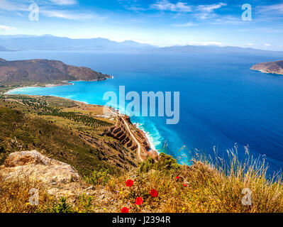 Vue sur la baie de Mirabello et plage de Tholos, Lassithi, Crète Banque D'Images