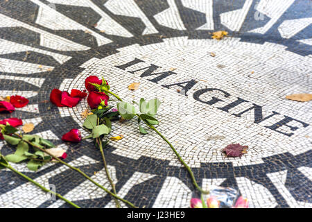 Champs de fraises, le mémorial de John Lennon dans Central Park Banque D'Images