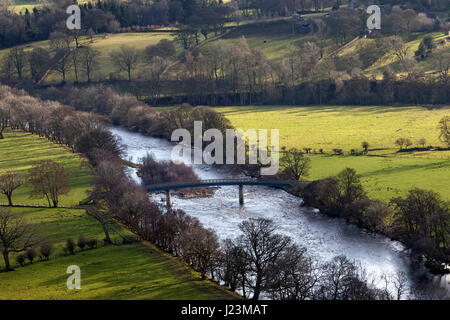 Le Wath Beckstones (Passerelle Millennium Bridge) sur la Rivière Tees vu de sifflet Crag près de Mickleton, Middleton-in-Teesdale, County Durham U Banque D'Images