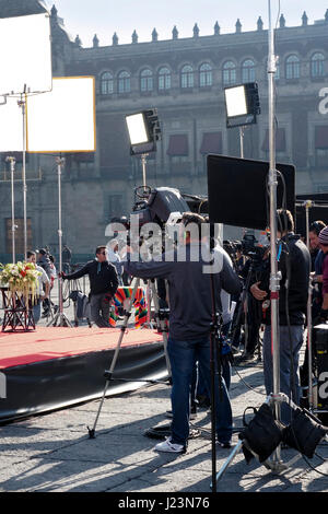 Le tournage de l'émission de télévision du matin Despierta America dans le Zocalo de Mexico City, Mexique Banque D'Images