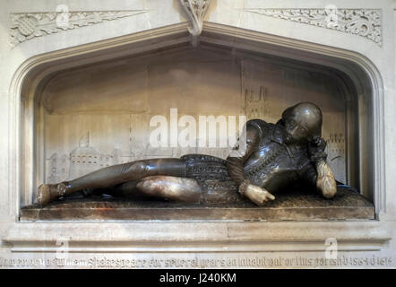 Le William Shakespeare Memorial sculpture est vu dans la cathédrale de Southwark, à Londres, Angleterre le 22 mars 2017. © John Voos Banque D'Images