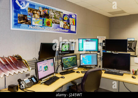 Miami Florida,National Hurricane Center,NHC,NOAA,National Weather Service,open House,intérieur,bureau de prévisions,météorologie,affichage d'images satellite Banque D'Images