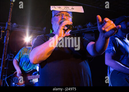 Milan, Italie. Apr 23, 2017. L'Américain KYLE GASS BAND effectue sur scène au Club durant la légende "Thundering Herd Tour 2017' Credit : Rodolfo Sassano/Alamy Live News Banque D'Images