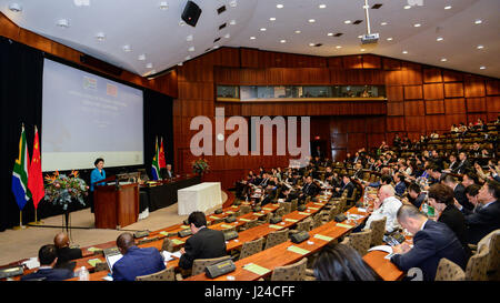 Pretoria, Afrique du Sud. Apr 24, 2017. Le vice-Premier ministre chinois Liu Yandong assiste à la cérémonie de lancement de l'Afrique coopération China-South science park à Pretoria, Afrique du Sud, le 24 avril 2017. Credit : Zhai Jianlan/Xinhua/Alamy Live News Banque D'Images