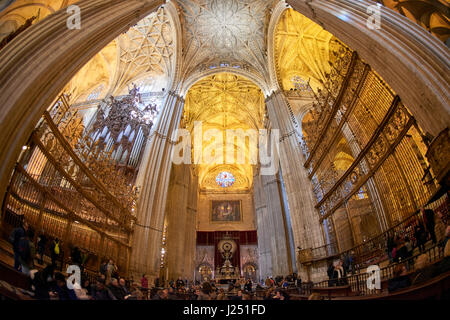 Intérieur de la Séville Catheral et La Giralda, l'UNESCO World Heritage Site, Séville, Andalousie, Espagne, Europe Banque D'Images