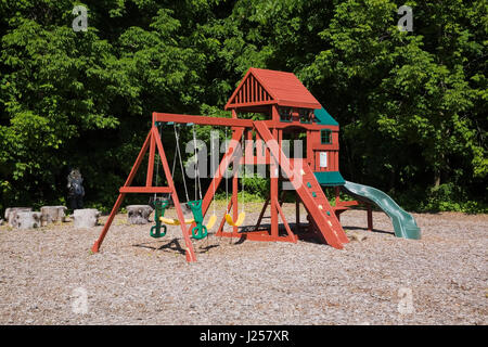 L'équipement de terrain situé dans parc. Banque D'Images