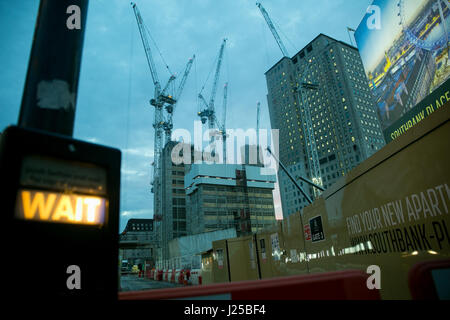 Southbank stret travaille, Londres Banque D'Images