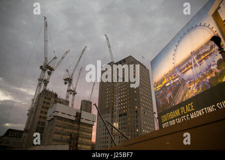 Southbank stret travaille, Londres Banque D'Images