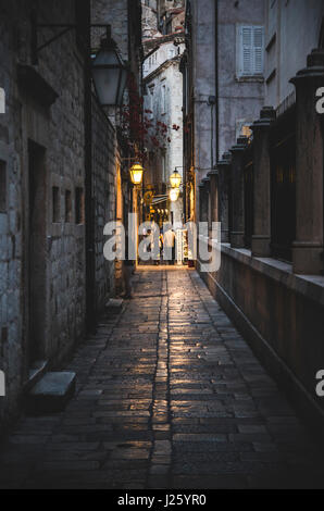 Pierre lumineuse allée au crépuscule, Dubrovnik, Croatie Banque D'Images