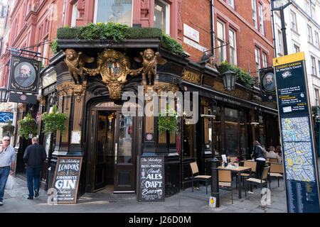 Le Salisbury pub à Covent Garden, Londres, Angleterre, Royaume-Uni, Europe Banque D'Images