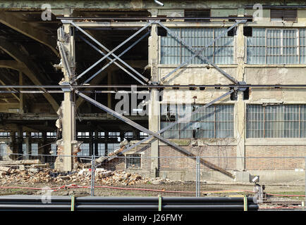 Wien, Arsenal, Abbrucharbeiten an der sogenannten Panzerhalle Banque D'Images