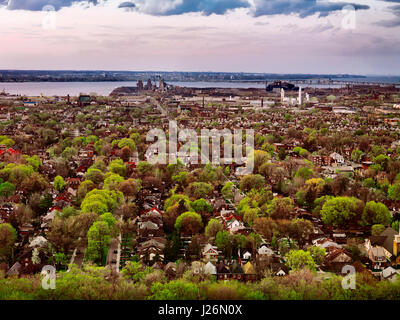 Vue aérienne de la ville de Hamilton, Ontario, Canada à l'aciérie de Hamilton dans l'arrière-plan. Banque D'Images