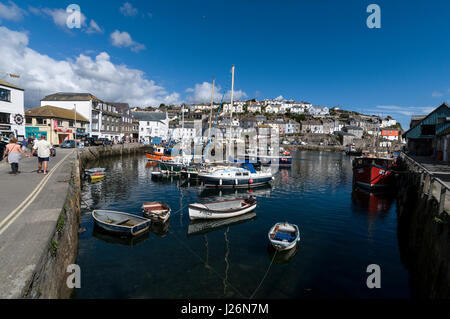 Mevagissey est un village de pêcheurs et a un port de pêche et de plaisance à Mevagissey Bay sur la côte sud de la Cornouailles en Grande-Bretagne. Banque D'Images